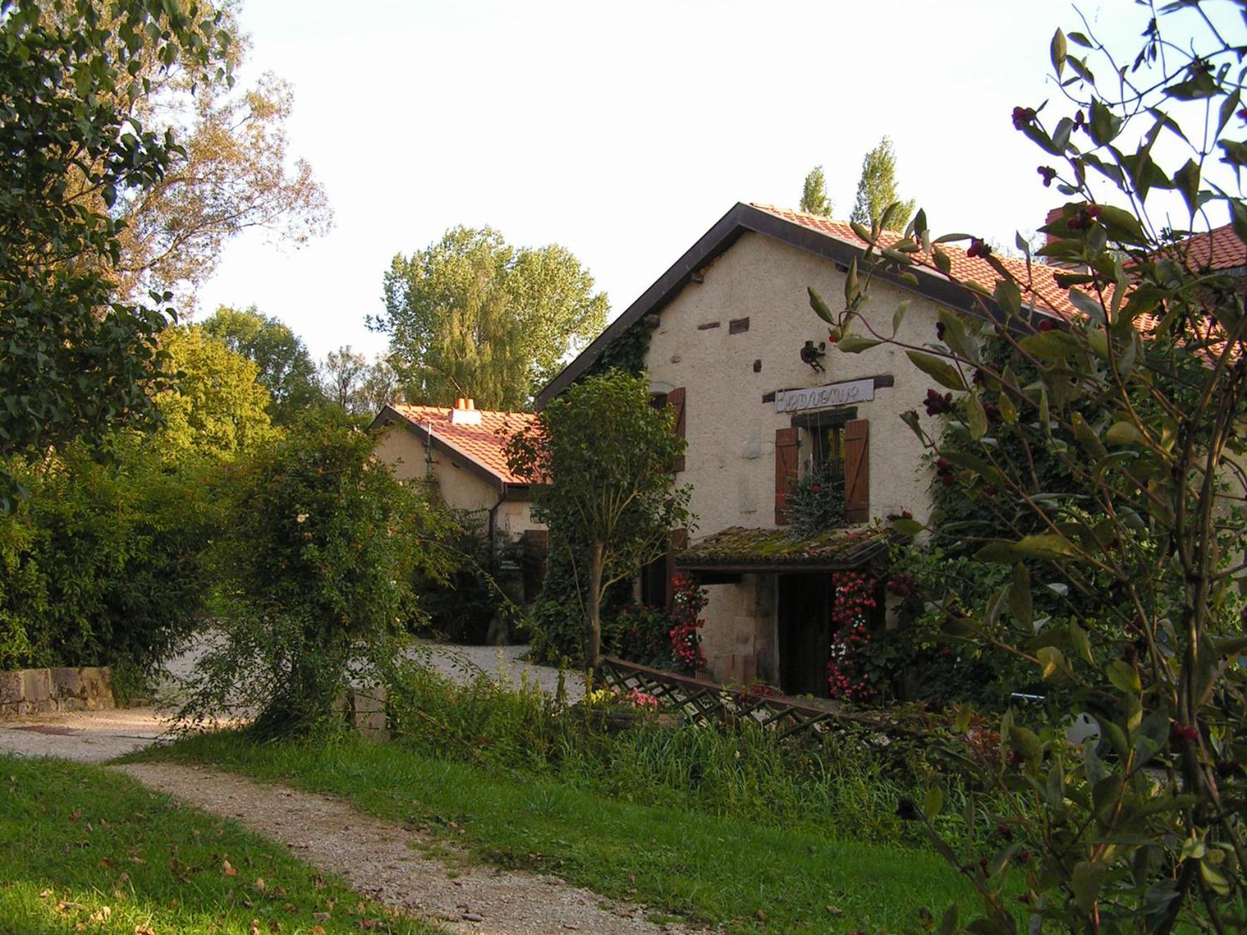 Logis Hotel Le Chantoiseau Chaumont-sur-Aire Екстериор снимка