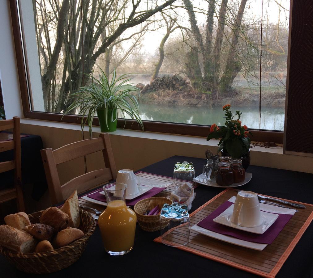 Logis Hotel Le Chantoiseau Chaumont-sur-Aire Екстериор снимка