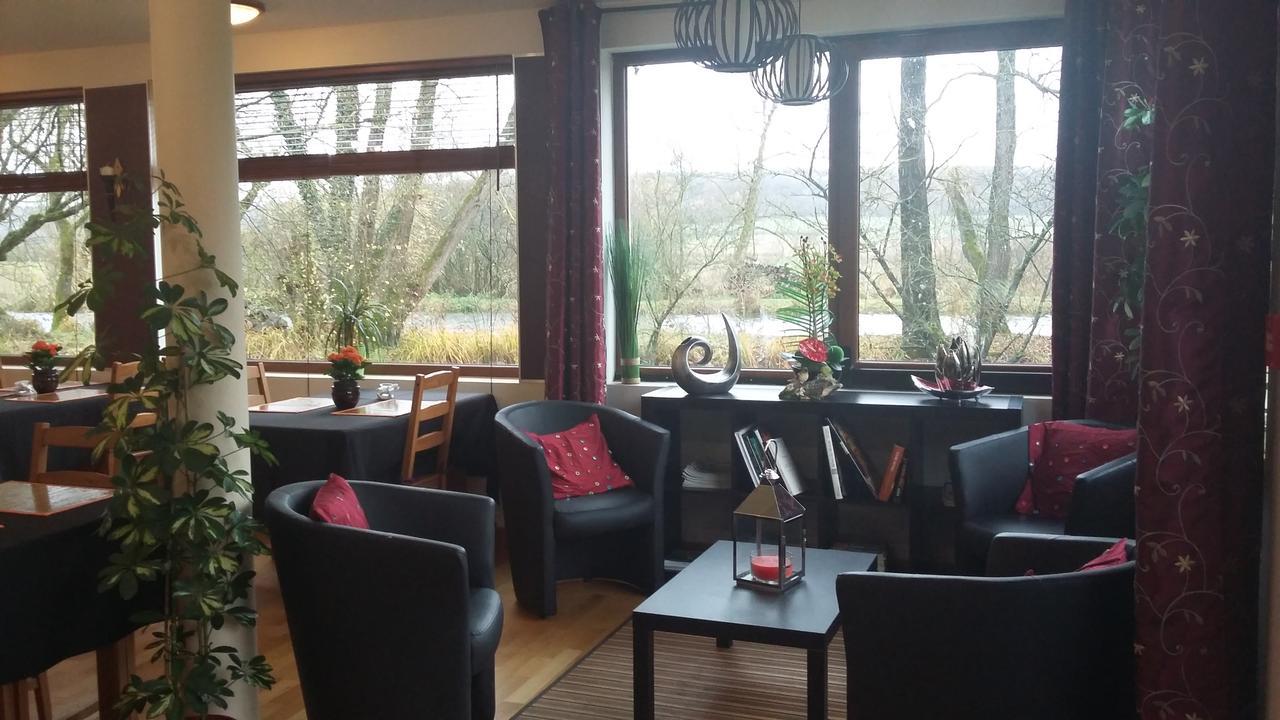 Logis Hotel Le Chantoiseau Chaumont-sur-Aire Екстериор снимка