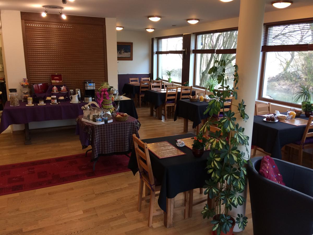 Logis Hotel Le Chantoiseau Chaumont-sur-Aire Екстериор снимка