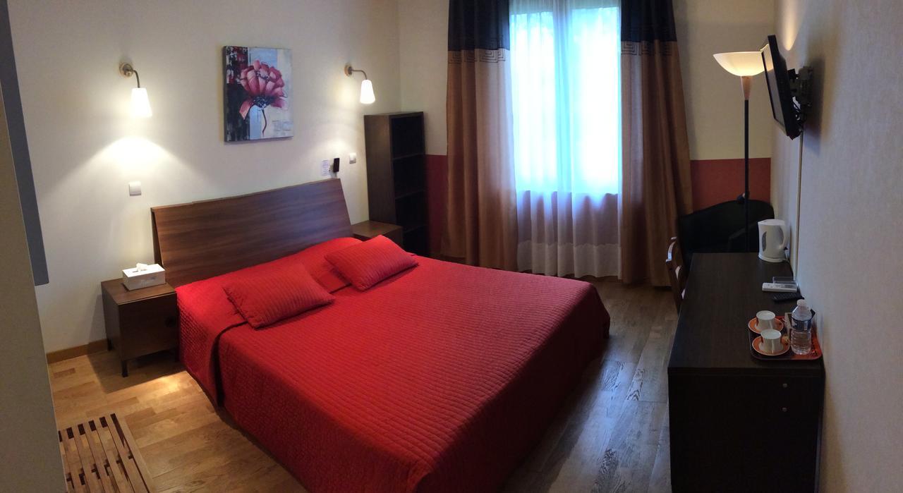 Logis Hotel Le Chantoiseau Chaumont-sur-Aire Екстериор снимка