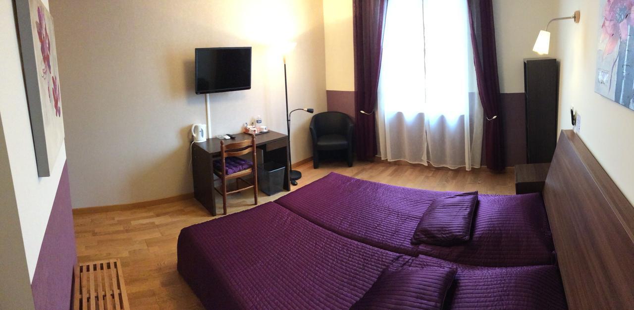 Logis Hotel Le Chantoiseau Chaumont-sur-Aire Екстериор снимка