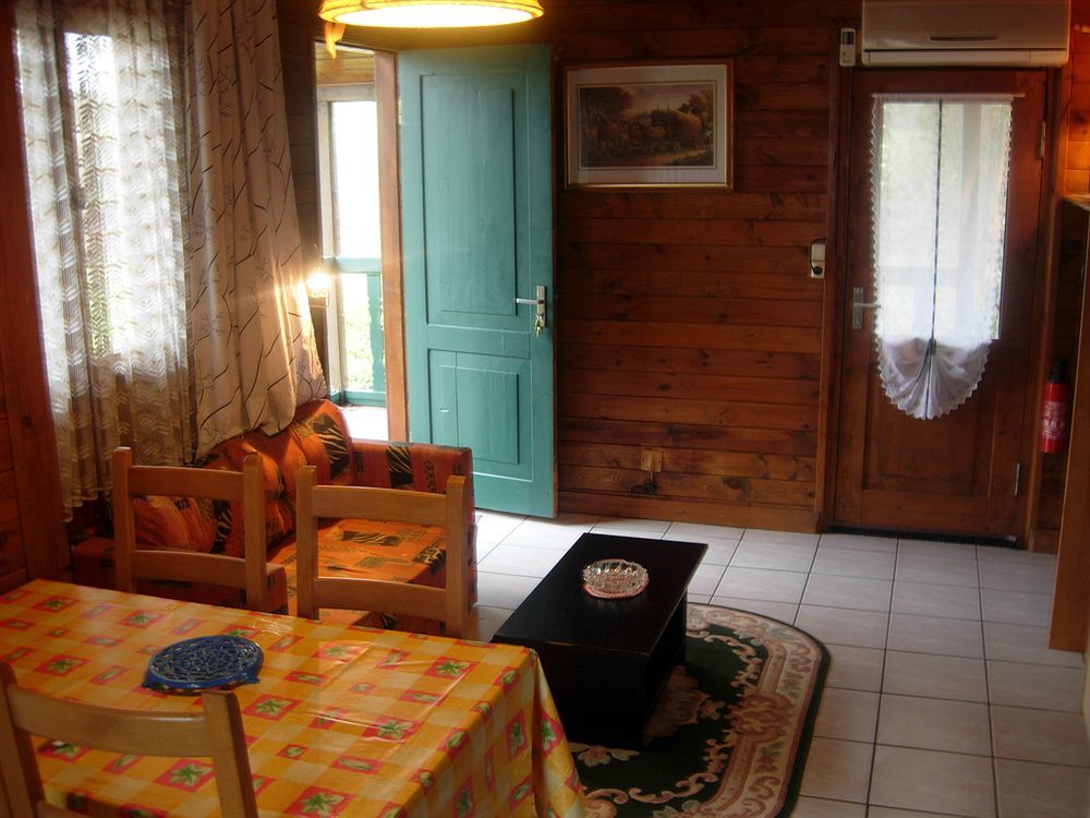 Logis Hotel Le Chantoiseau Chaumont-sur-Aire Екстериор снимка