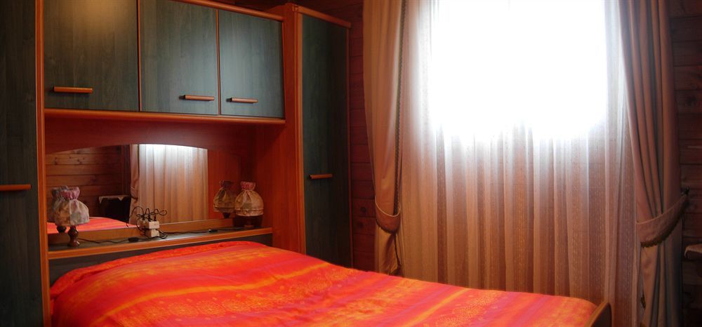 Logis Hotel Le Chantoiseau Chaumont-sur-Aire Екстериор снимка