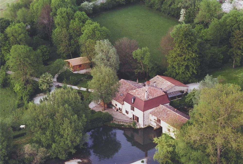 Logis Hotel Le Chantoiseau Chaumont-sur-Aire Екстериор снимка