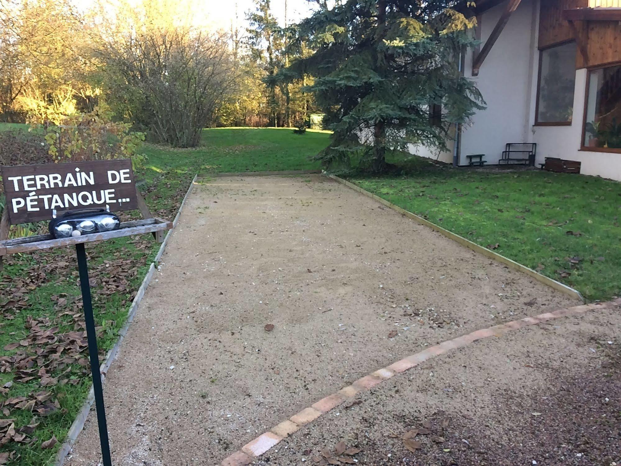 Logis Hotel Le Chantoiseau Chaumont-sur-Aire Екстериор снимка